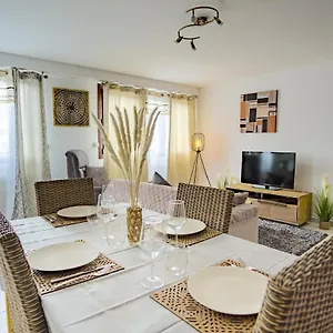 Appartement Superbe Avec Parking Gratuit Sur Place, Annecy