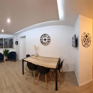 Avec Douche Privative Dans Partage - Metro - Wifi , Toulouse France
